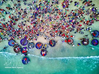 Coastal tourism turns local livelihoods into attractions