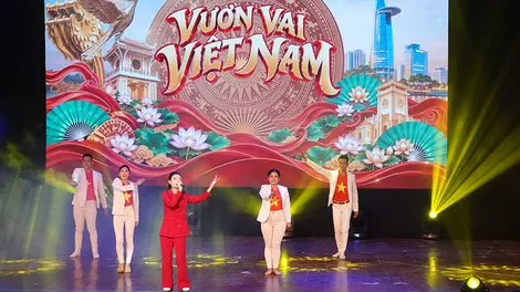 “Khúc hát mùa Thu” mở màn chương trình nghệ thuật định kỳ tại Cần Thơ