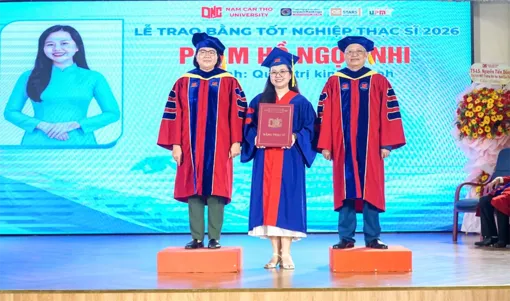 Trường Đại học Nam Cần Thơ trao bằng tốt nghiệp thạc sĩ và khai giảng sau đại học