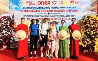 First direct flight from Russia brings more than 370 tourists to Phu Quoc