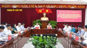 Thường trực Thành ủy họp giao ban với lãnh đạo các cơ quan tham mưu, giúp việc Thành ủy, Trường Chính trị TP Cần Thơ, Báo và Phát thanh, Truyền hình Cần Thơ