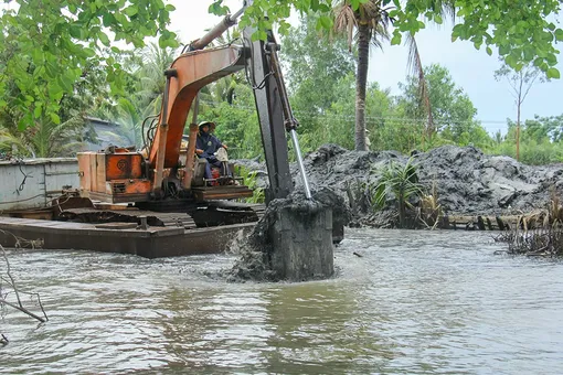 Khoảng 190 ô bao có nguy cơ mất an toàn do lũ và triều cường