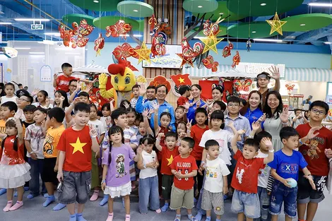 Quan tâm chăm lo con đoàn viên, người lao động