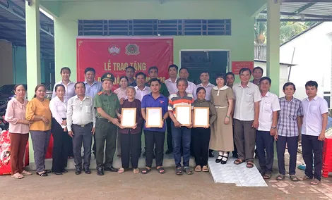 Đồng hành cùng nhân dân nâng cao mức sống