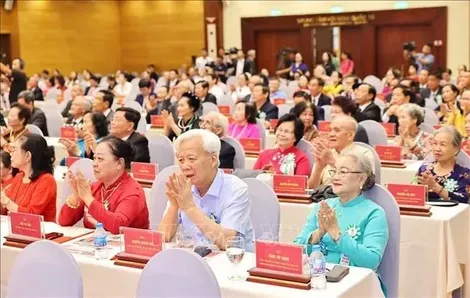 Chăm sóc, phát huy vai trò của người cao tuổi trong bối cảnh già hóa dân số
