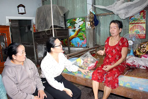 Tuổi già bệnh tật, cần được giúp đỡ