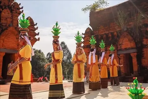 Tổ chức Ngày Văn hóa Việt Nam gắn với Ngày hội Đại đoàn kết toàn dân tộc
