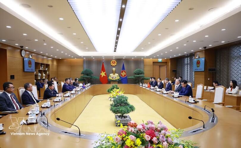 PM meets ASEAN delegates on cooperation against criminal fugitives