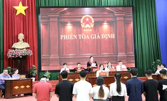 Hơn 500 đoàn viên, sinh viên theo dõi “Phiên tòa giả định” về tội phạm ma túy