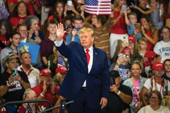Ông Trump trước sức ép từ cuộc chiến Iran