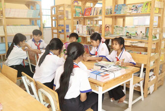 លើក​ស្ទួយ​សិស្សា​នុសិស្ស​តំ​បន់​ជន​ជាតិ​ភាគ​តិច​ទៅ​សា​លា​