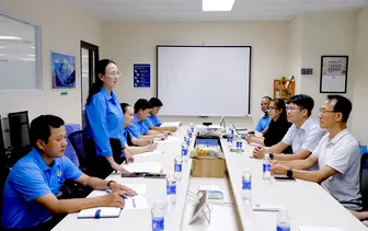 Liên đoàn Lao động TP Cần Thơ thăm, làm việc tại Công ty TNHH Broadpeak Sóc Trăng