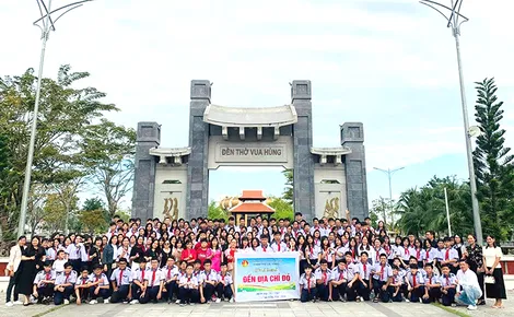 Giáo dục nền tảng tư tưởng của Đảng cho học sinh lớp 9 trước những quan điểm sai trái, thù địch trên không gian mạng