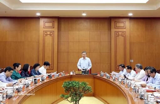 Top leader asks for sports development to build national strength