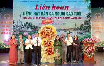 Liên hoan Tiếng hát dân ca Người cao tuổi khu vực phía Nam tại TP Cần Thơ