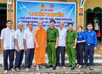 Tuyên truyền, nâng cao nhận thức về pháp luật đến đồng bào phật tử Khmer