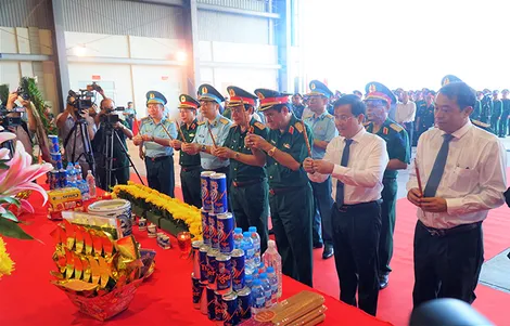 Vận chuyển, bàn giao 15.401 mẫu sinh phẩm hài cốt liệt sĩ phục vụ giám định ADN