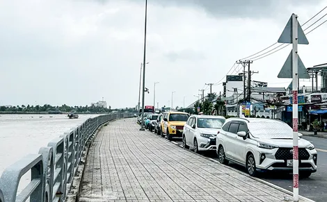 Mạnh tay xử lý bãi xe trái phép, lấn chiếm vỉa hè