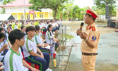 Thực hiện "5 tự giác - 5 không” khi tham gia giao thông