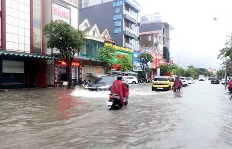 Thời tiết ngày 7/10: Bắc Bộ ngày nắng, miền Trung mưa lớn, Biển Đông sóng cao đến 4m