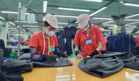 Sản xuất công nghiệp duy trì tăng trưởng hai con số