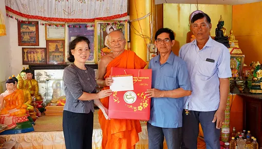 Thăm, tặng quà dịp Lễ Sene Dolta tại xã Gia Hòa, Nhu Gia và Phú Lộc