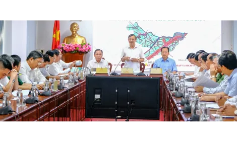 Lãnh đạo thành phố làm việc với xã Nhơn Ái và Thạnh Phú
