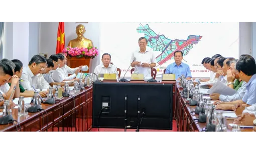Lãnh đạo thành phố làm việc với xã Nhơn Ái và Thạnh Phú