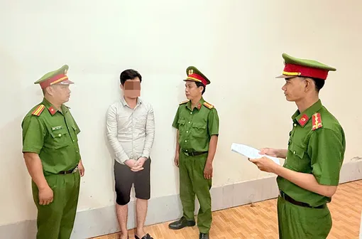 Khởi tố đối tượng lừa đảo xin việc làm, chiếm đoạt tiền người lao động