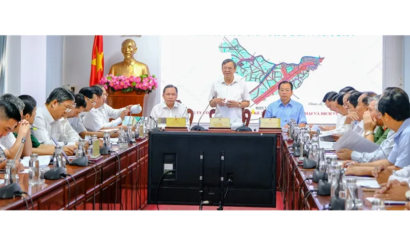 Lãnh đạo thành phố làm việc với xã Nhơn Ái và Thạnh Phú