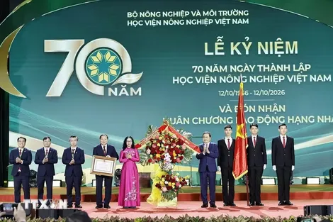Chủ tịch Quốc hội Trần Thanh Mẫn: Đưa tri thức từ giảng đường đến đồng ruộng
