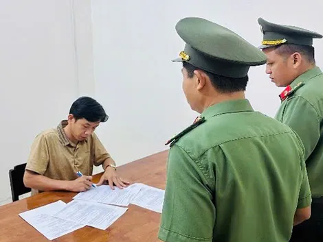 Khởi tố bị can thứ 7 trong đường dây làm, tàng trữ, lưu hành tiền giả