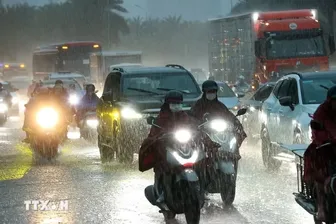 Mưa dông tiếp diễn tại Trung Bộ và Nam Bộ, Bắc Biển Đông gió mạnh Mưa dông tiếp diễn tại Trung Bộ và Nam Bộ, Bắc Biển Đông gió mạnh