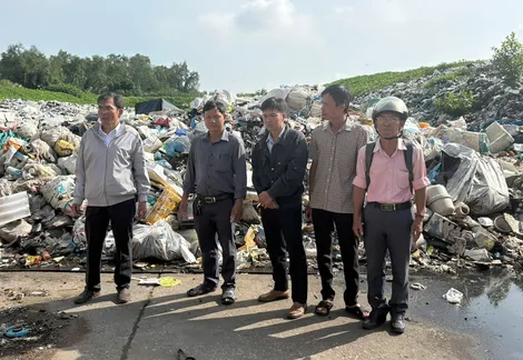 Công tác thu gom rác tại xã Cù Lao Dung còn mang tính tự phát