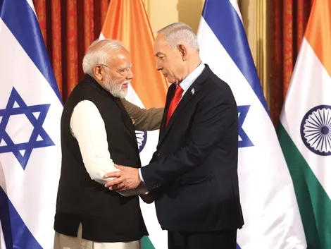 Ấn Độ xích lại gần Israel