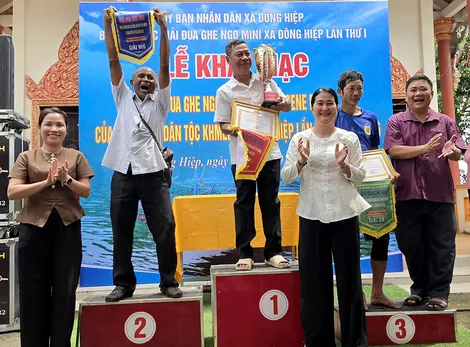 Xã Đông Hiệp tạo dấu ấn đẹp từ lần tổ chức giải đua ghe Ngo mini đầu tiên