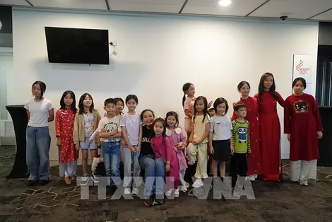 Kiều bào tại Úc thắp lửa yêu thương nơi xứ người
