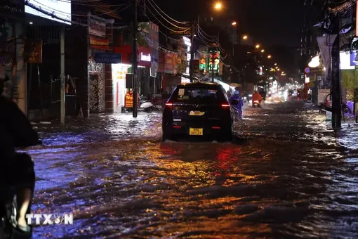 Thời tiết ngày 12/10: Bắc Bộ ngày nắng, Trung và Nam Bộ có mưa dông