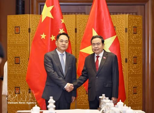 NA President meets with Chinese friendship figures in Beijing