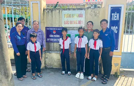 Giúp học sinh hình thành thói quen tuân thủ pháp luật giao thông