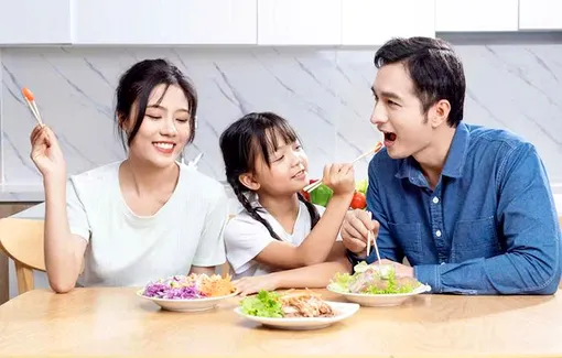 Ăn với người thân thiết có thể giúp ổn định đường huyết