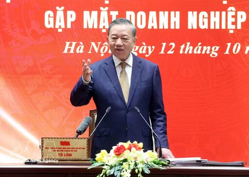Top leader pledges support for firms, presses tech self-reliance