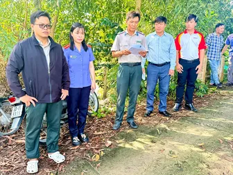Cưỡng chế bàn giao đất cho người mua trúng đấu giá ở Mỹ Quới
