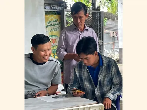 Hội Nông dân xã Đại Hải tích cực hướng dẫn kỹ năng số cho người dân