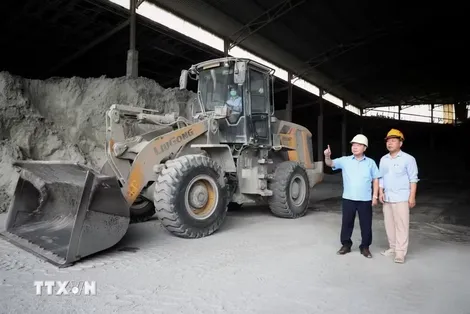 Bài 2: Không thể đánh đồng đảng viên làm giàu chính đáng với trục lợi