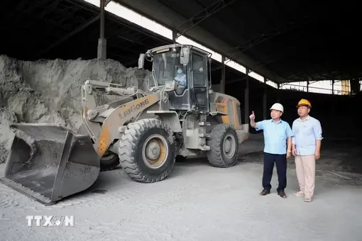 Bài 2: Không thể đánh đồng đảng viên làm giàu chính đáng với trục lợi