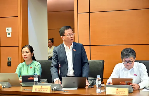 Ông Lê Minh Nam, đại biểu Quốc hội đơn vị TP Cần Thơ, góp ý Luật Bưu chính (sửa đổi)