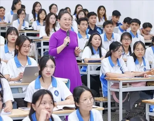 Kiểm soát lạm phát điểm, đẩy mạnh tích hợp AI trong giáo dục đại học