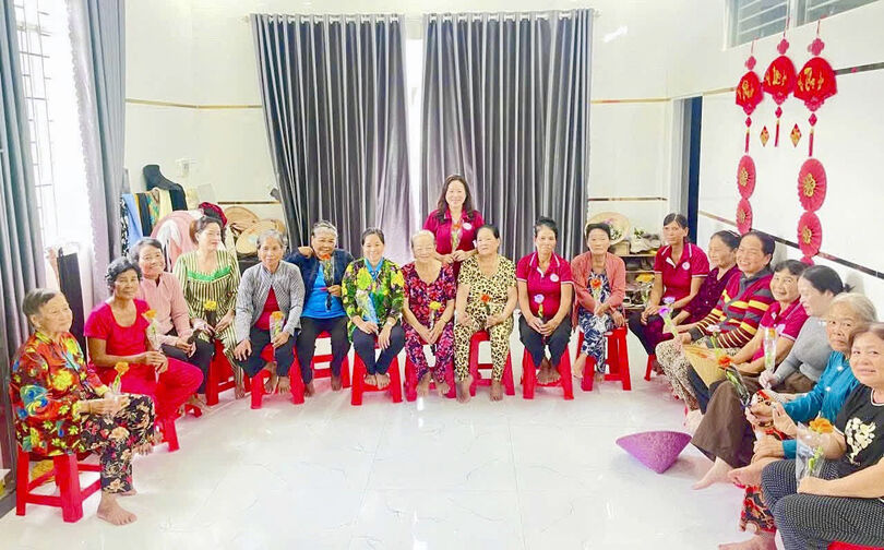 នា​រី​តំ​បន់​ព្រំ​ដែន​កឹង​ធើ​ពង្រីក​កម្លាំង​ផ្ទៃ​ក្នុង​ កសាង​ភូមិ​ស្រុក​