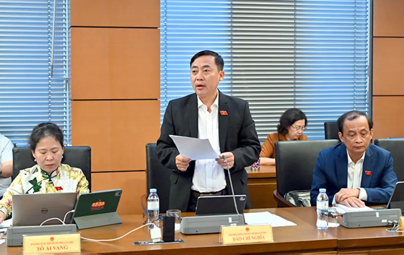Ông Đào Chí Nghĩa, Phó trưởng đoàn chuyên trách Đoàn Đại biểu Quốc hội TP Cần Thơ, góp ý Luật Bưu chính (sửa đổi)